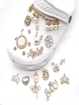 1 adet Ayakkabı Takılar Tasarımcı Croc Takılar Bling Taklidi Kız Kristal elmas mücevher Dekorasyon Metal İnci Taç Ayakkabı Aksesuarları